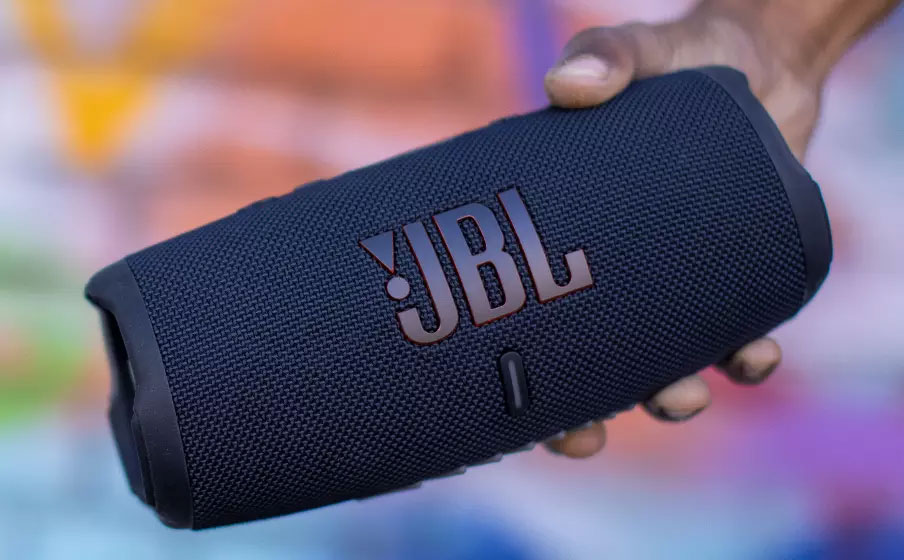 モバイルバッテリー機能付きポータブル防水スピーカー JBL Black-